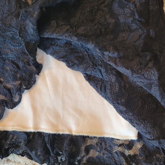 Bisou Bisou Michele Bohbot Lace Overlay Midi Pencil Skirt size medium - Picture 2 of 3